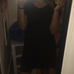 super cute black flowy dress